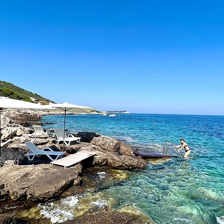 Villa Carisma Island Vis Exterior photo