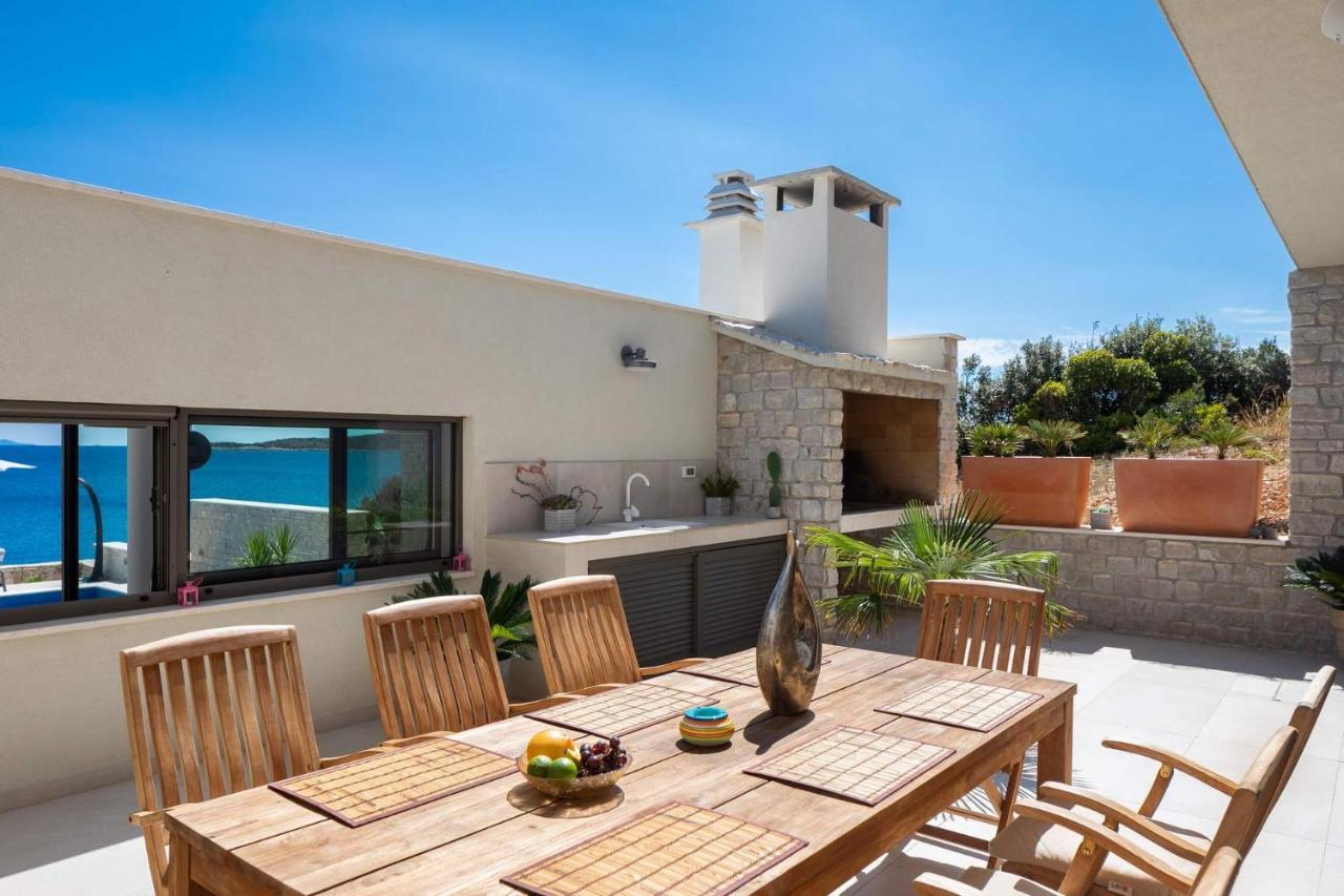 Villa Carisma Island Vis Exterior photo