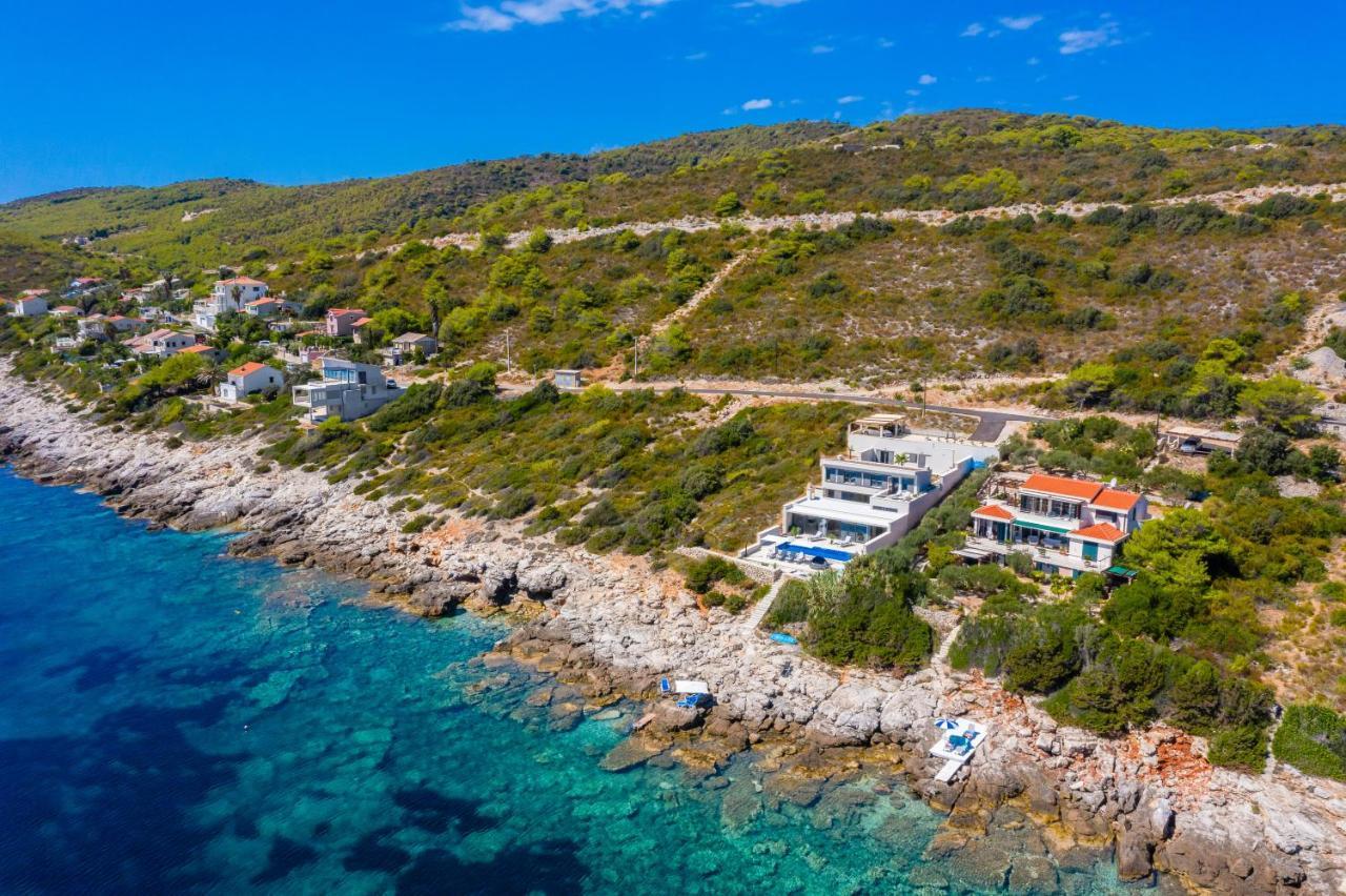 Villa Carisma Island Vis Exterior photo