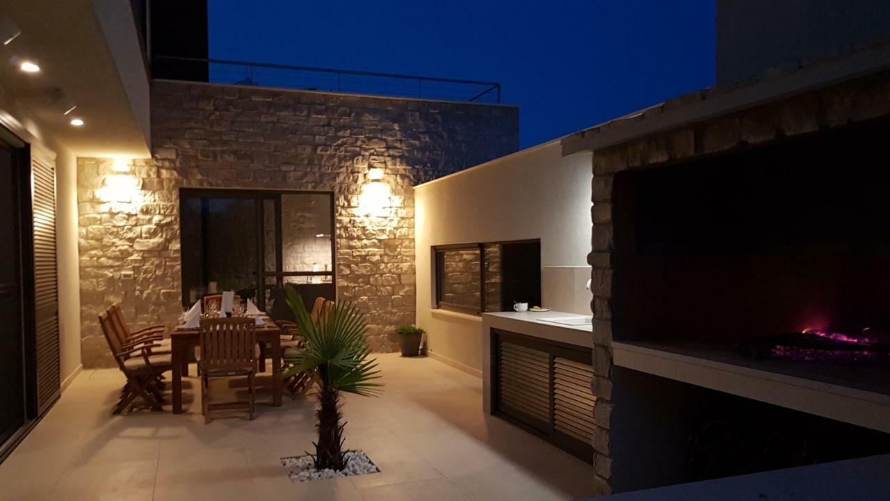 Villa Carisma Island Vis Exterior photo